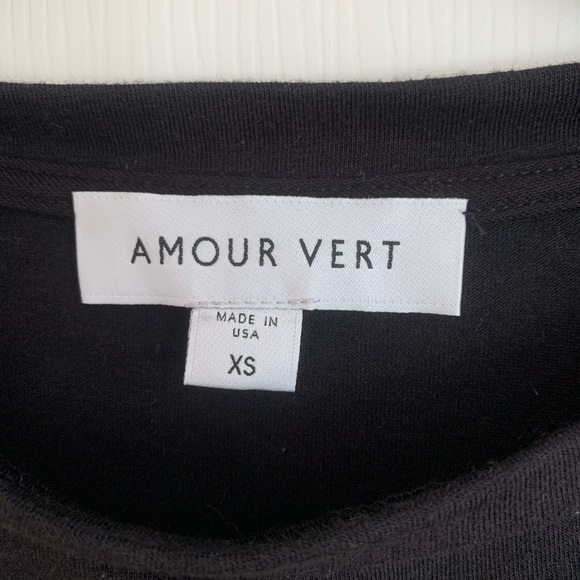 LNC Amour Vert XS ruffle sleeve top! - Picture 3 of 3